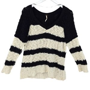 Free People Open Knit Sweater Size Small Black & Cream Nubby V Neck Cotton